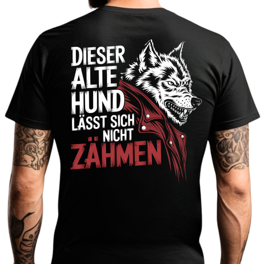 Dieser alte Hund lässt sich nicht zähmen - Premium T-Shirt Rückendruck